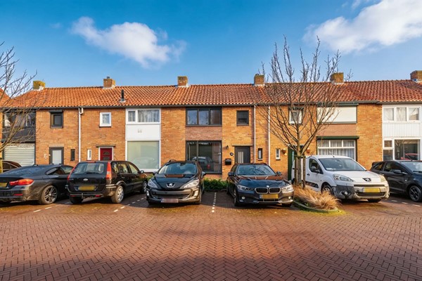 Zeer charmante en instapklare eengezinswoning in hartje Sluis